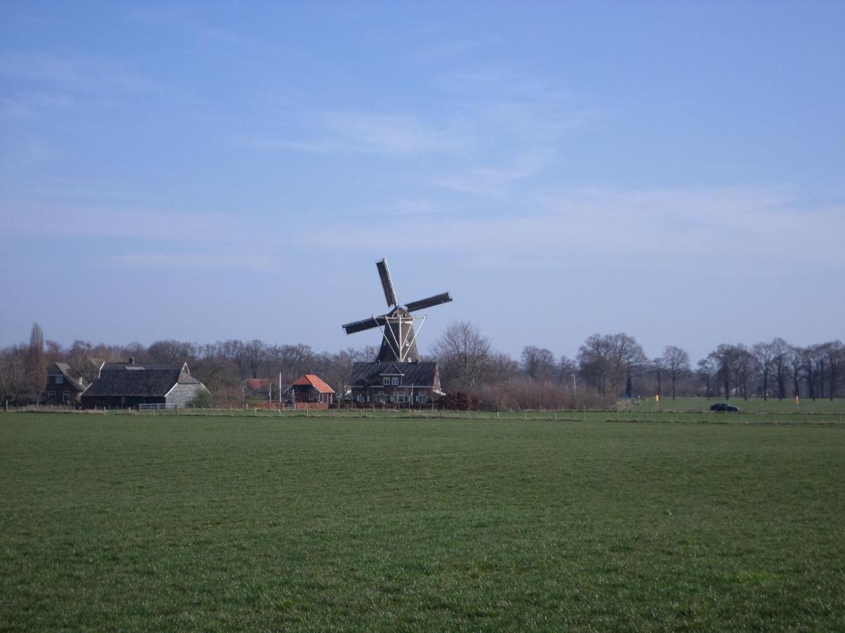 Staying In A Thatched Barn With Box Bed Beautiful View Region Achterhoek Geesteren  Buitenkant foto